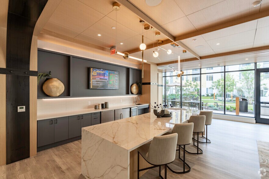 More Photos Of 85 Boston St, Everett Apartments For Lease