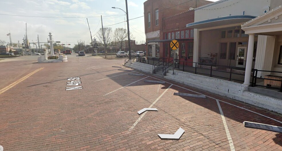 More Photos Of 105 N 4th St, Wills Point Freestanding For Sale