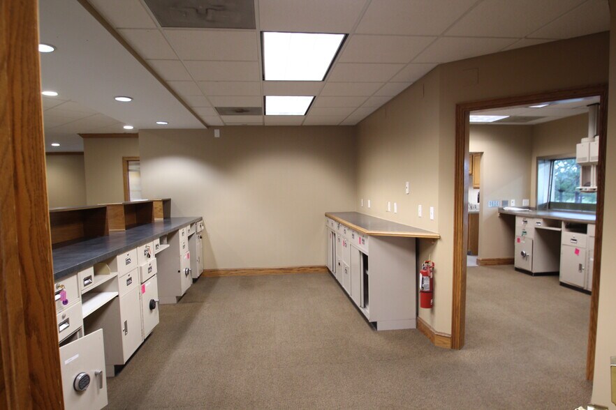 More Photos Of 285 E Reagan Dr, Medina Office For Lease