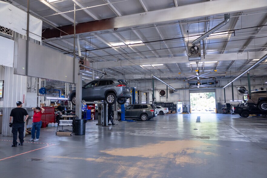 More Photos Of 6865 Jonesboro Rd, Morrow Auto Dealership For Sale