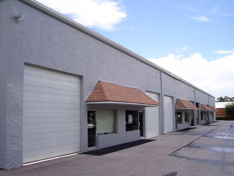 More Photos Of 1270-1272 SW 34th St, Palm City Warehouse For Lease