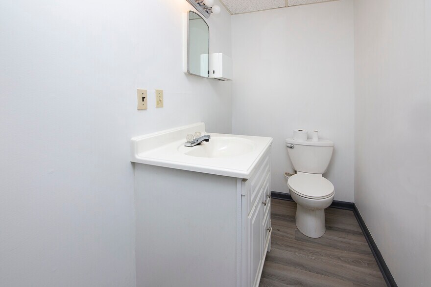 More Photos Of 318 S South St, Gastonia Office For Lease