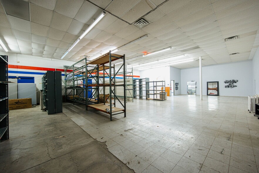 More Photos Of 4011 E Main St, Columbus Freestanding For Lease