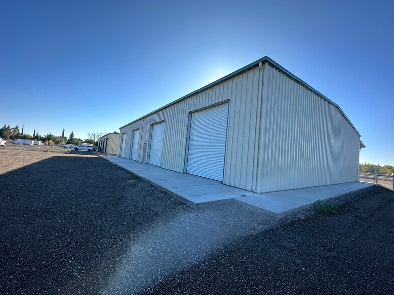 More Photos Of 5411-5461 5411-5461 CA-20 Hwy, Yuba City Warehouse For Lease