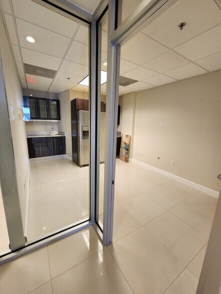 More Photos Of 18501 Pines Blvd, Pembroke Pines Office For Lease