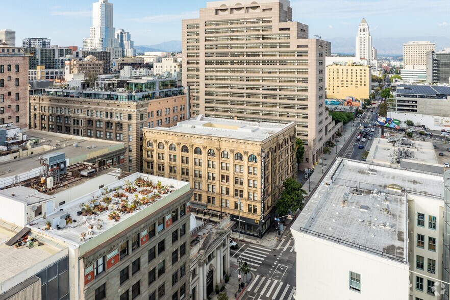Primary Photo Of 103 W 4th St, Los Angeles Apartments For Lease
