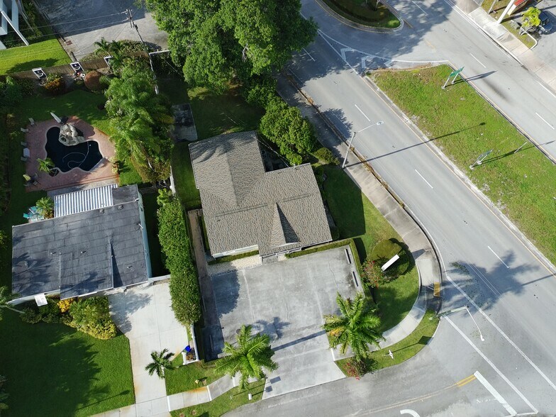 More Photos Of 2718 Conroy Rd, West Palm Beach Office For Sale