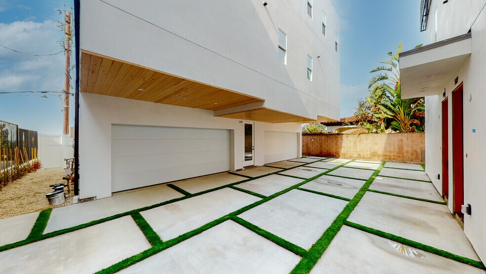 More Photos Of 525 N Normandie Ave, Los Angeles Apartments For Sale