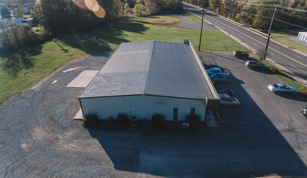 More Photos Of 109 Highway 52 E, Portland Convenience Store For Lease