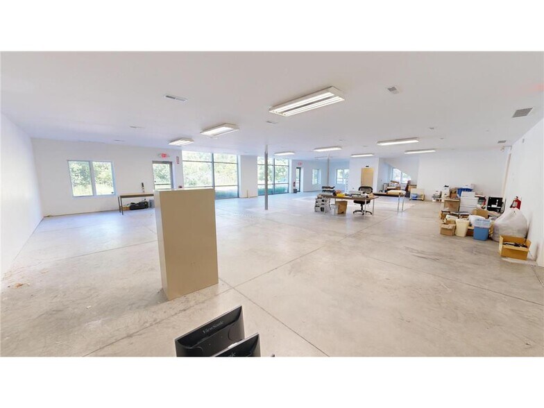 More Photos Of 768 N Creek Dr, Willmar Flex For Sale