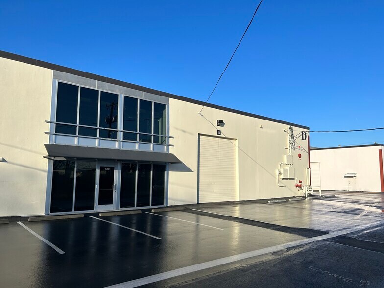 More Photos Of 7951-7953 2nd Ave S, Seattle Warehouse For Lease