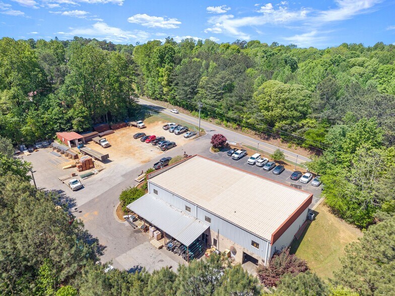 More Photos Of 3917 Old Flowery Branch Rd, Oakwood Flex For Lease