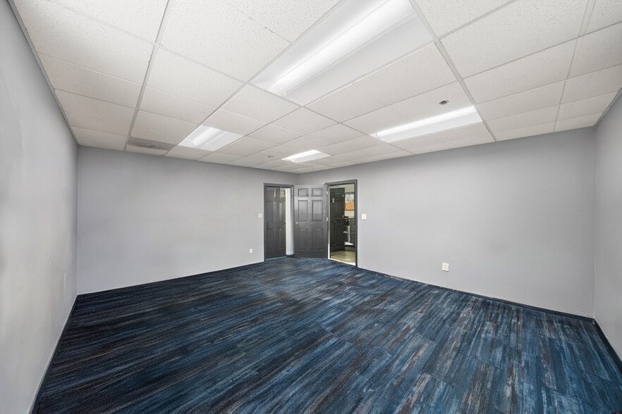More Photos Of 4081 Seaport Blvd, West Sacramento Warehouse For Lease