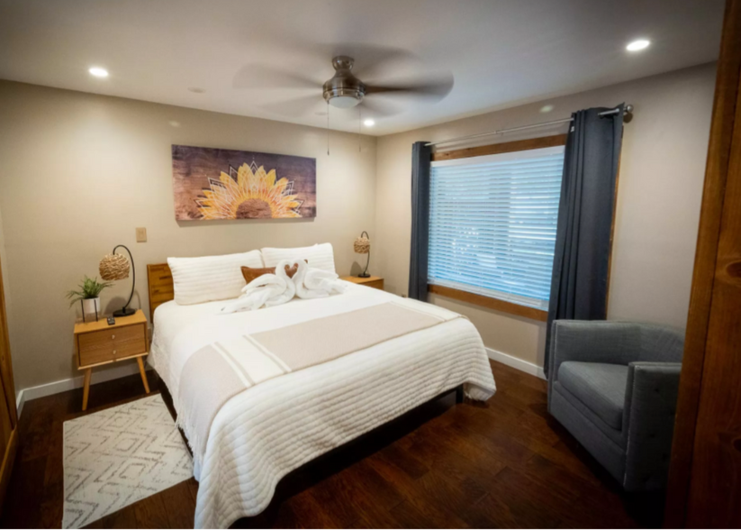 More Photos Of 2376 Wingate Blvd, Brookeland Hotel For Sale
