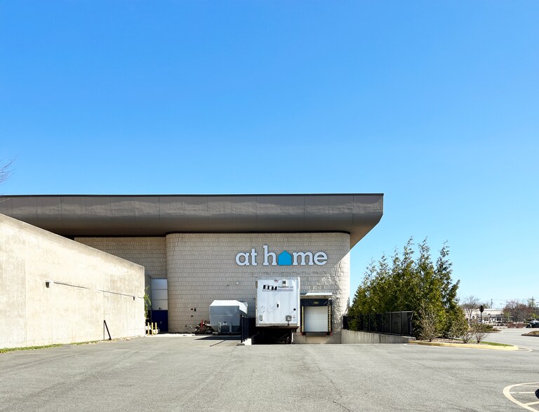 More Photos Of 5101 Fashion Dr, Nanuet General Retail For Sale