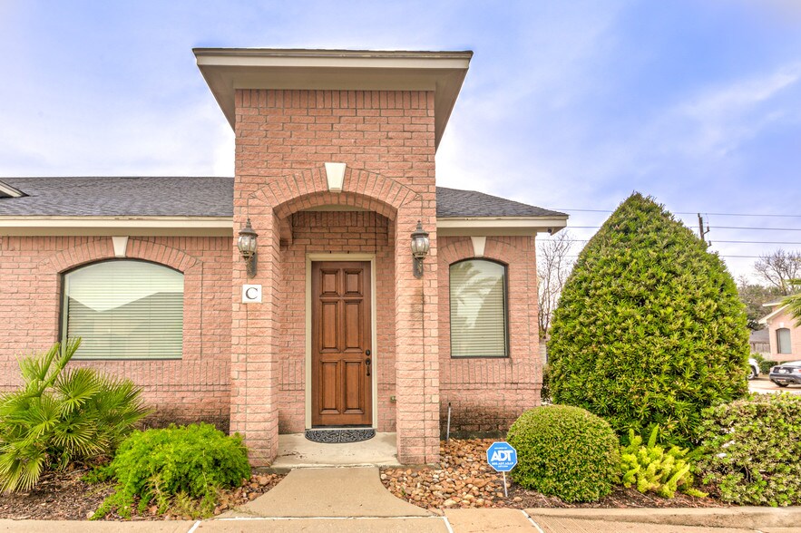 More Photos Of 1842 Snake River Rd, Katy Medical For Sale