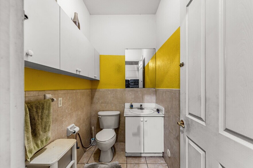 More Photos Of 7885 W 28th Ave, Hialeah Warehouse For Sale