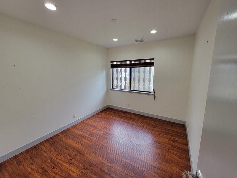 More Photos Of 3231 Waring Ct, Oceanside Medical For Sale