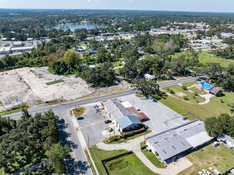 More Photos Of 633 NE Colin Kelly Hwy, Madison Freestanding For Sale