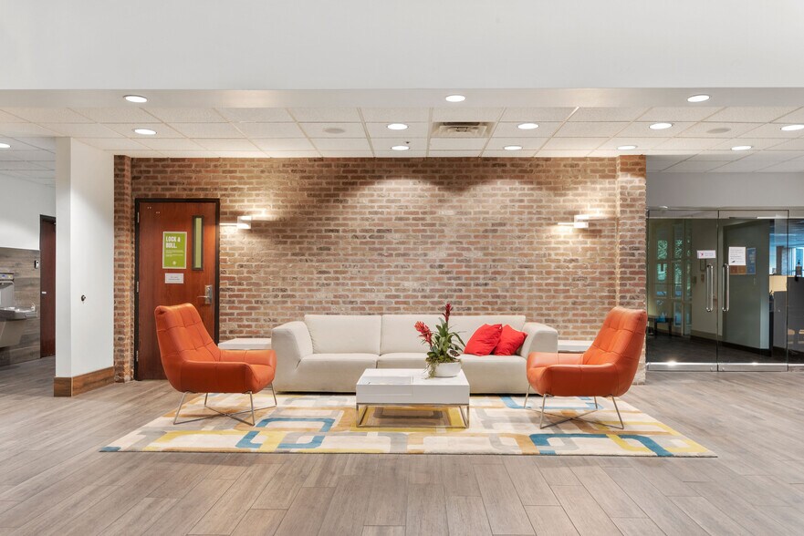 More Photos Of 382 W Park Cir, Provo Office For Sale