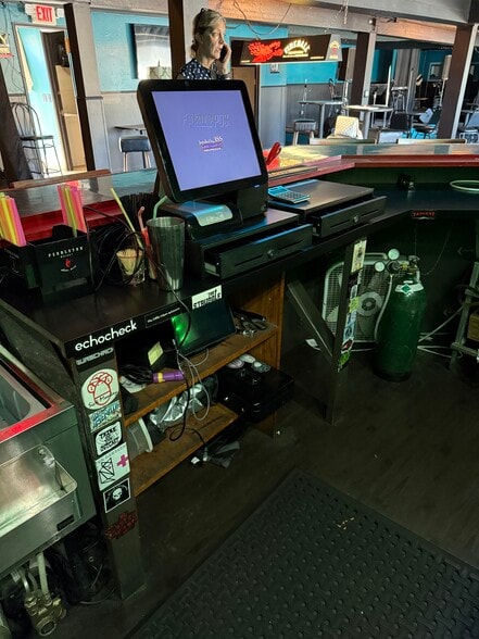 More Photos Of 2530 NE 82ND Ave, Portland Restaurant For Sale