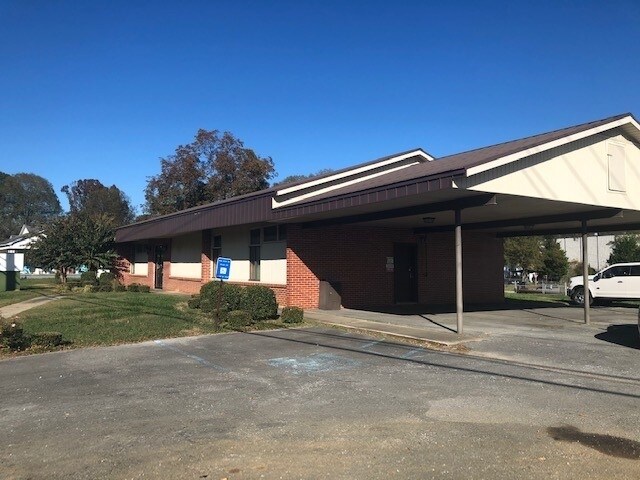 More Photos Of 1321 US Hwy 41 N, Calhoun Office For Lease