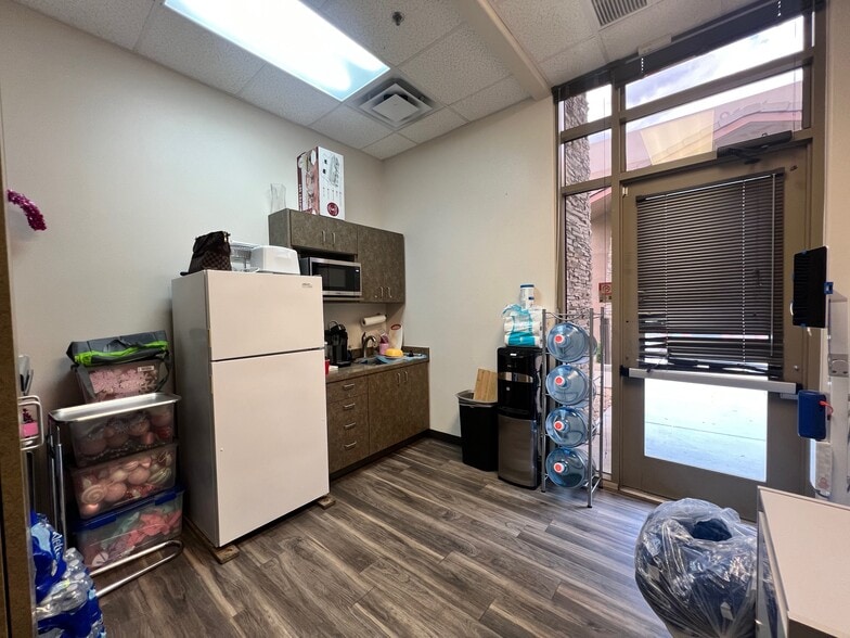 More Photos Of 9179 W Thunderbird Rd, Peoria Medical For Sale