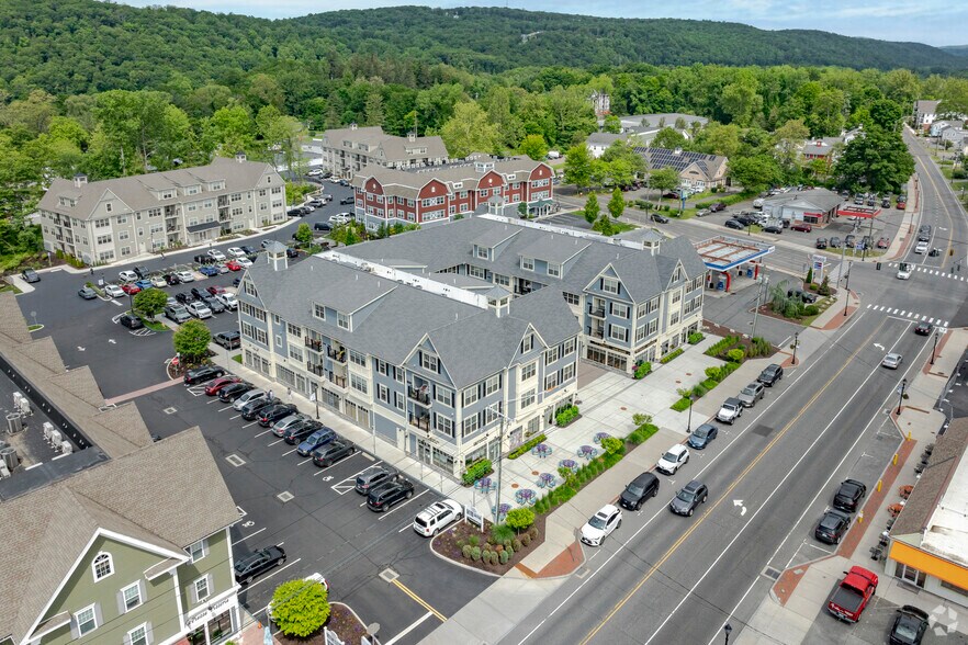 More Photos Of 800 Federal Rd, Brookfield Apartments For Lease
