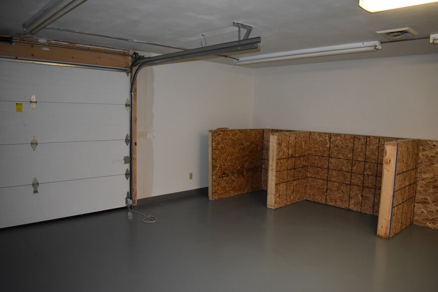 More Photos Of 1609 Plainfield Ave, Janesville Storefront Retail Office For Lease