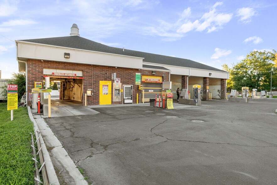 More Photos Of 125 W Center St, Pleasant Grove Specialty For Sale