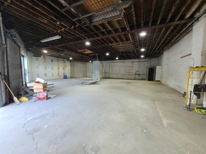 More Photos Of 286-294 Hamilton Ave, Brooklyn Warehouse For Lease
