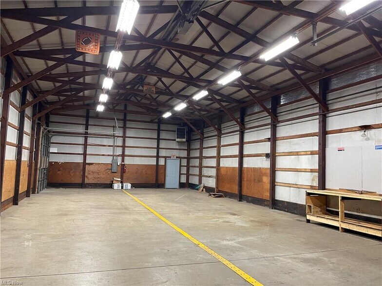 More Photos Of 165 Kenwood St, Elyria Industrial For Sale