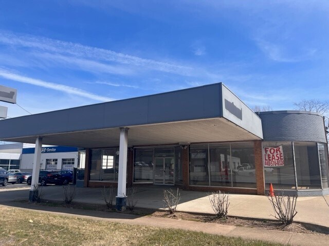 More Photos Of 5245 Ridge Rd, Parma Freestanding For Lease