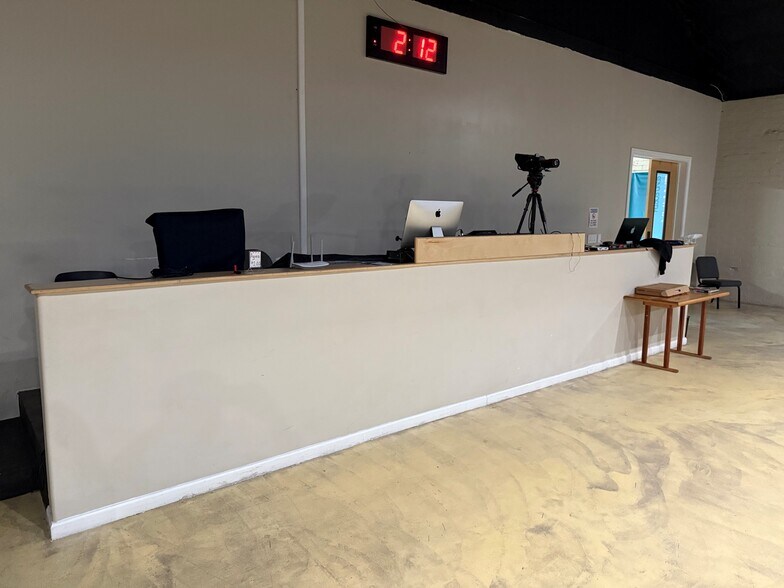 More Photos Of 11471 Vanowen St, North Hollywood Warehouse For Lease