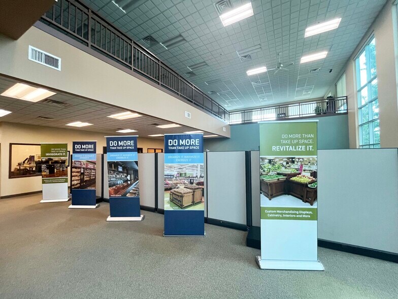 More Photos Of 4044 Brockton Dr, Grand Rapids Manufacturing For Sale