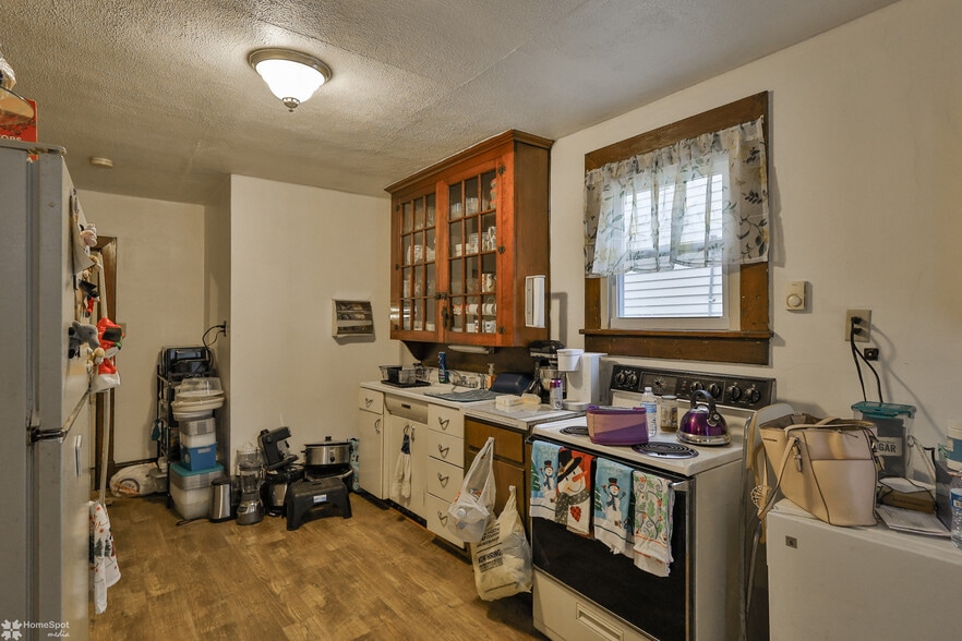 More Photos Of 301 E Bertsch St, Lansford Apartments For Sale