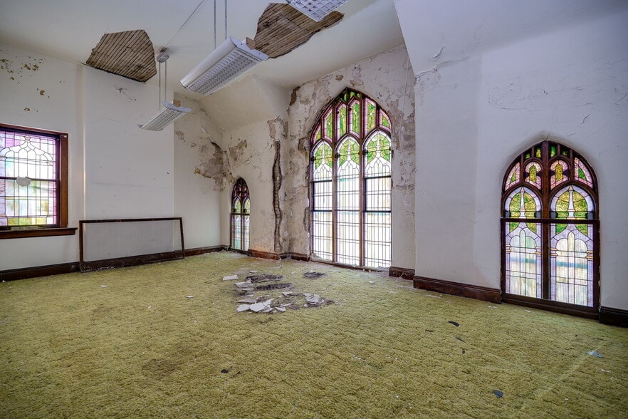 More Photos Of 531 W Ash St, Piqua Religious Facility For Sale