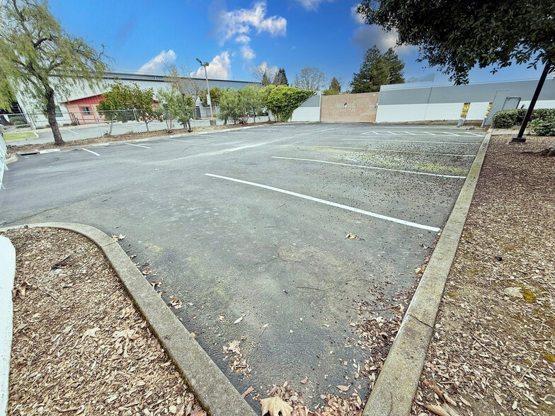 More Photos Of 3250 Dutton Ave, Santa Rosa Light Distribution For Lease