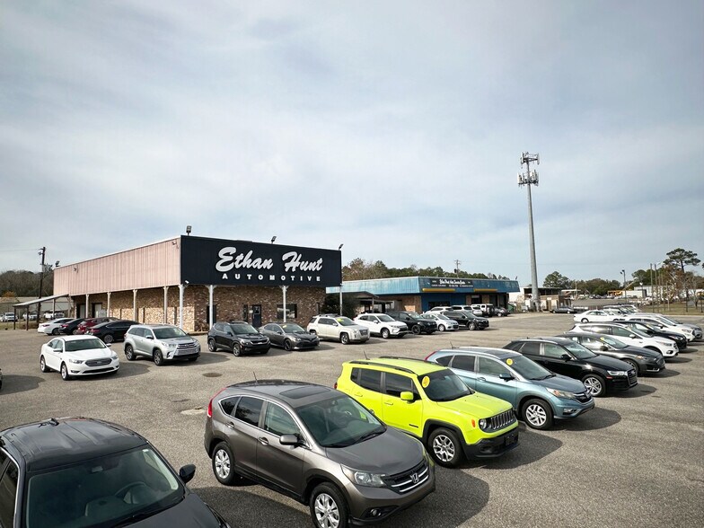 More Photos Of 90 Schillinger Rd S, Mobile Freestanding For Lease