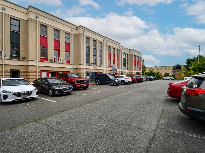 More Photos Of 2300 N Pershing Dr, Arlington Medical For Sale