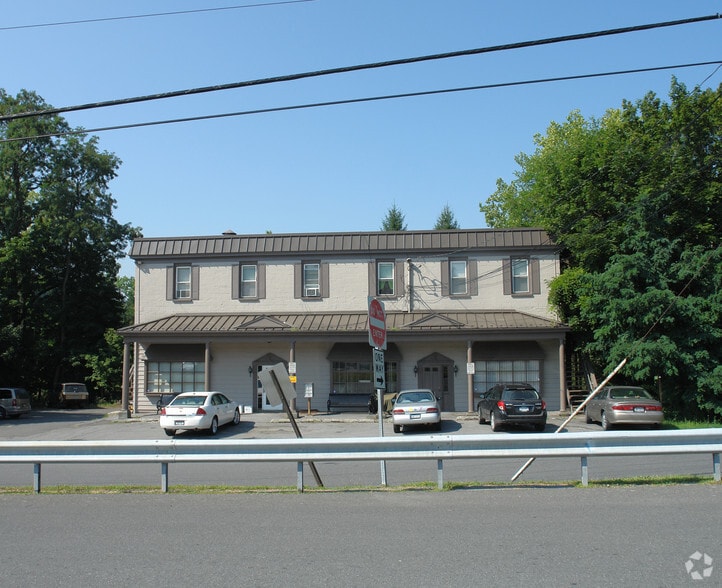 More Photos Of 175 Water St, Catskill Storefront Retail Residential For Sale