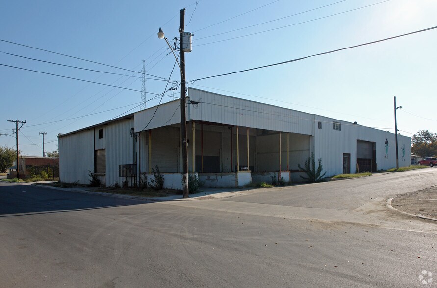 Primary Photo Of 1702-1704 Orleans St, Dallas Flex For Lease