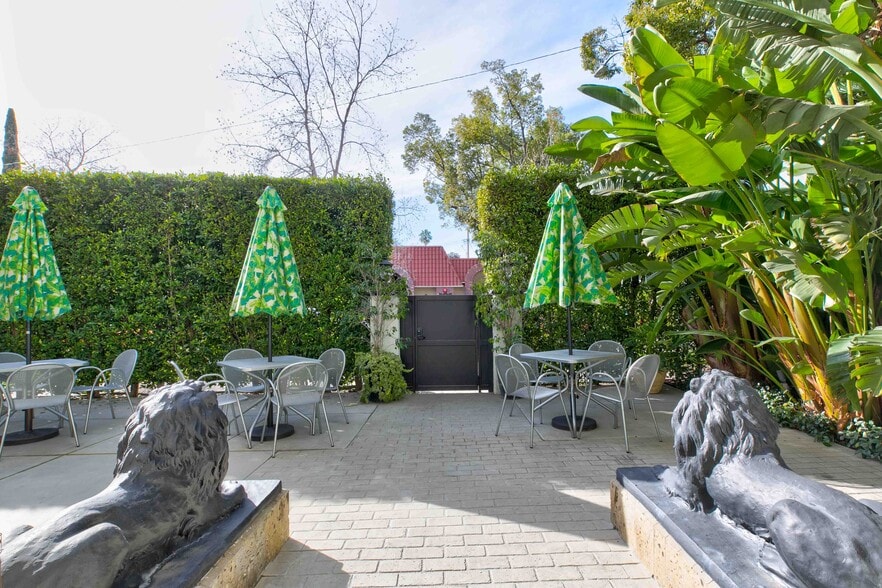 More Photos Of 210 S Kenwood St, Glendale Loft Creative Space For Lease