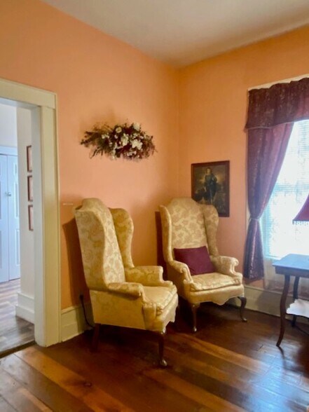 More Photos Of 313 S Green St, Glasgow Hospitality For Sale