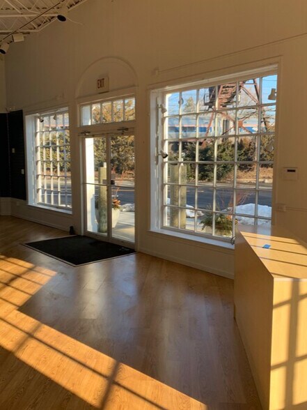 More Photos Of 49-51 Tokeneke Rd, Darien General Retail For Sale