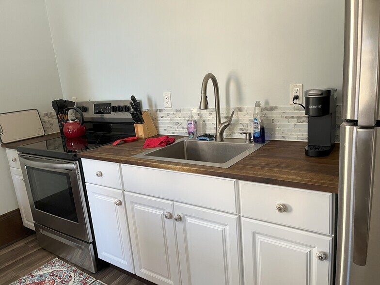 More Photos Of 446 County St, New Bedford Office For Sale