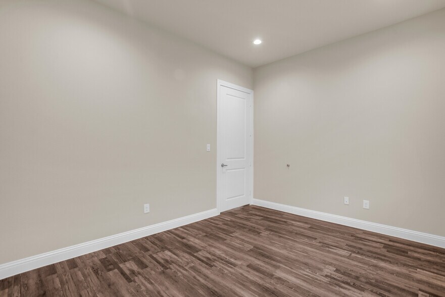More Photos Of 2601 Little Elm Pky, Little Elm Medical For Sale