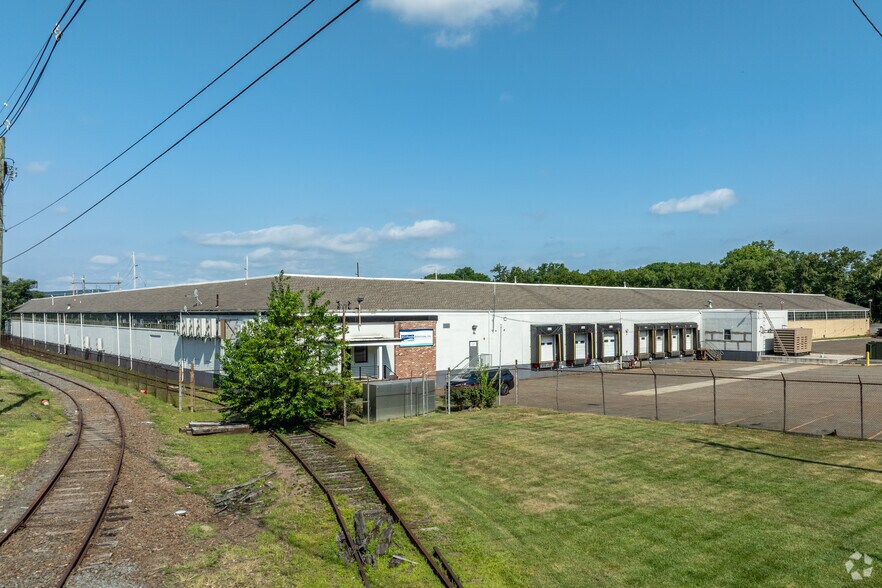 Primary Photo Of 19-05 Nevins Rd, Fair Lawn Warehouse For Lease