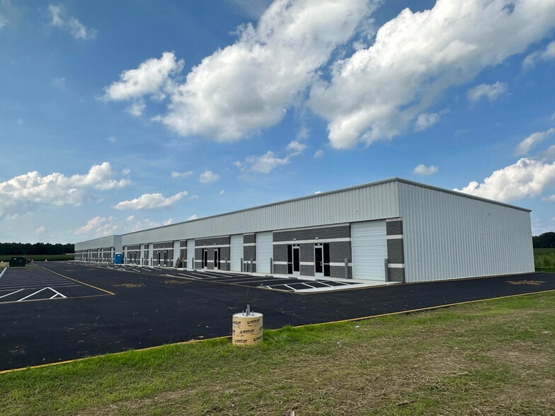 More Photos Of 8129 Pine Ridge Rd, Mechanicsville Light Distribution For Lease