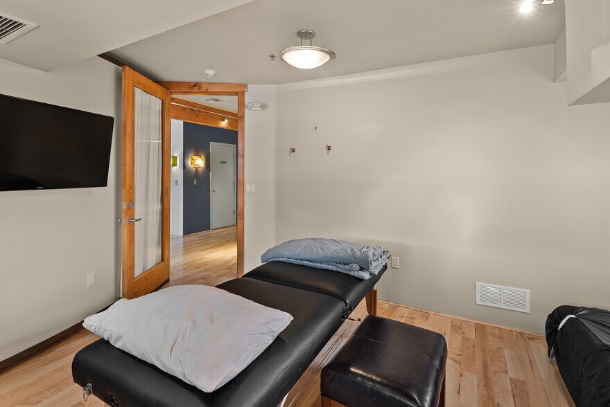 More Photos Of 45 Birch Blvd, Sedona Medical For Lease